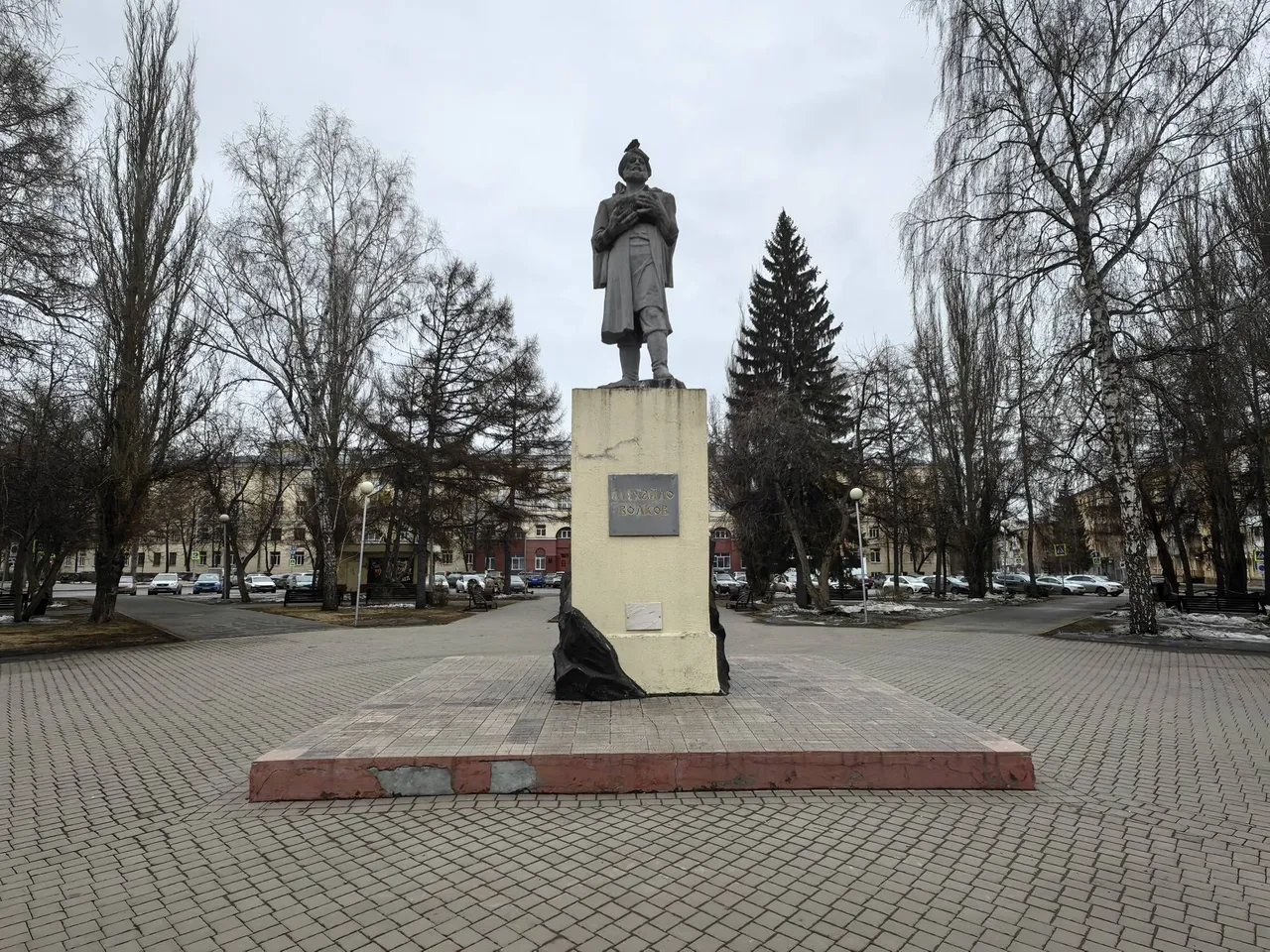 Памятник Михайле Волкову