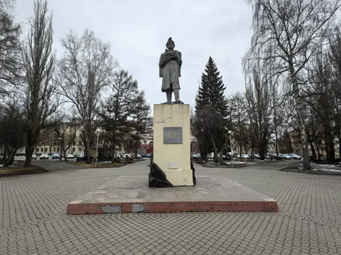 Памятник Михайле Волкову