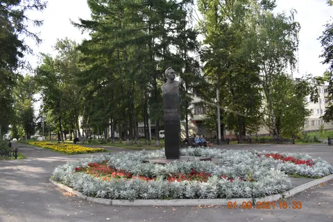 Бюст академика И.П.Бардина - главного инженера "Кузнецкстроя"