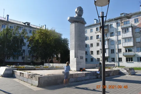 Бюст летчика-космонавта Ю.А. Гагарина