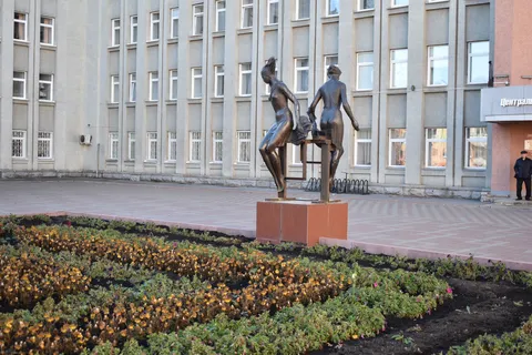 Скульптура "Экология"
