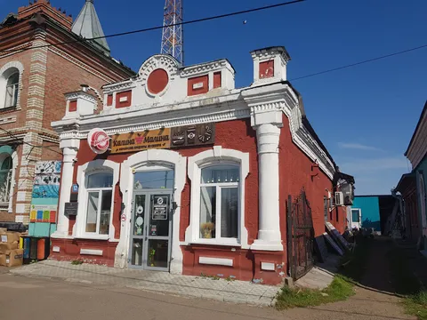 Каменное здание начала ХХ века, ныне магазин "Обувь"