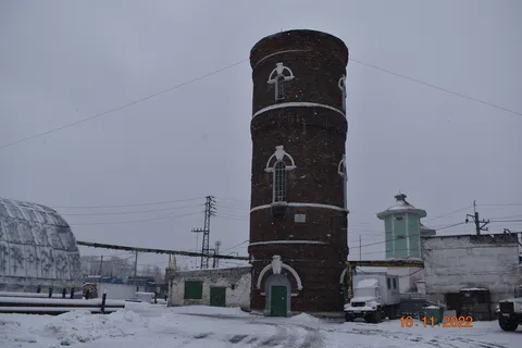 Железнодорожная каменная водонапорная башня начала XX века
