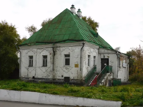 Каменное здание, построенное до 1830 г., бывшее  казначейство, ныне почтовое отделение № 1