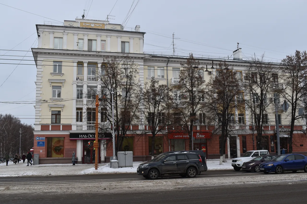 Дом жилой с магазином
